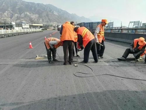 荥阳道路桥梁病害治理